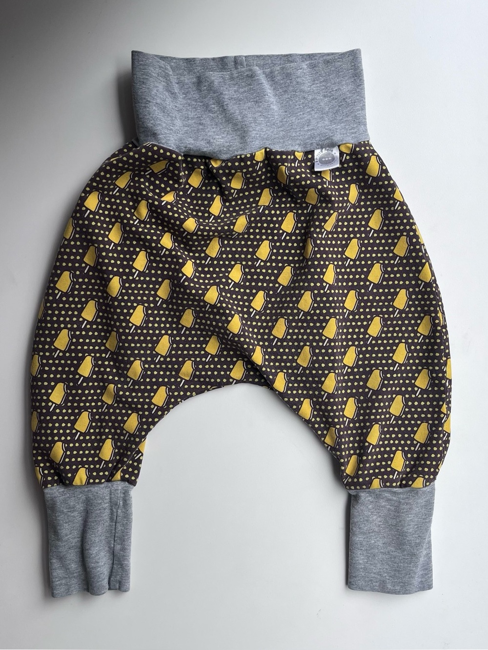 3/$10 3 PETITS POIS Baby toddler unisex grow with me pants 6-24m